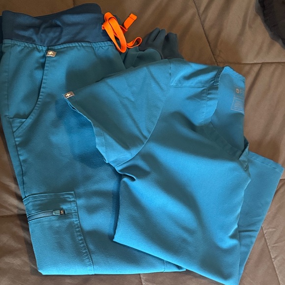 Figs set - Picture 1 of 2